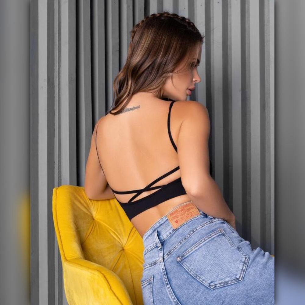 A256-A • Seamless Black Strappy Crossback Bralette